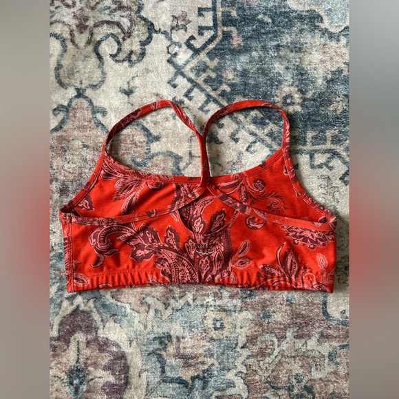 NWOT Beyond Yoga Orange Paisley Sports Bra Size L - Picture 2 of 8